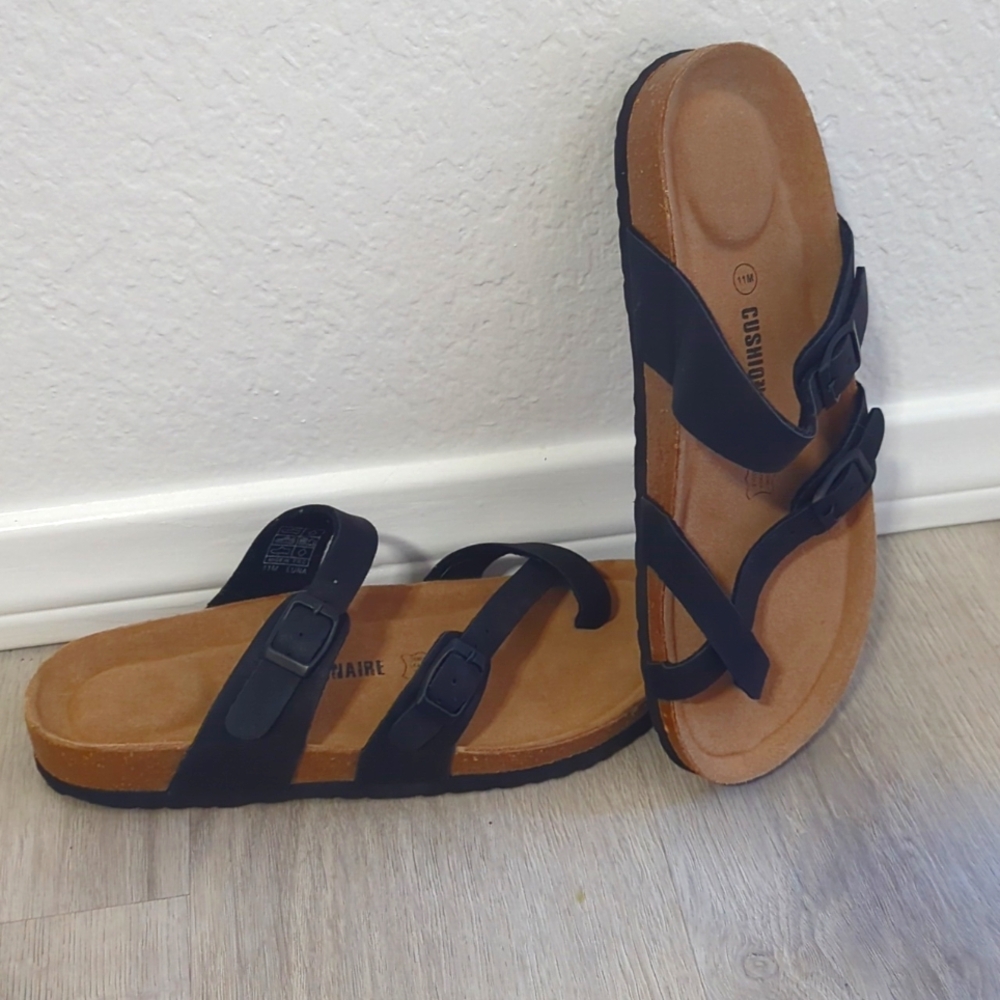 NWOT Cushionaire Black Leather W11